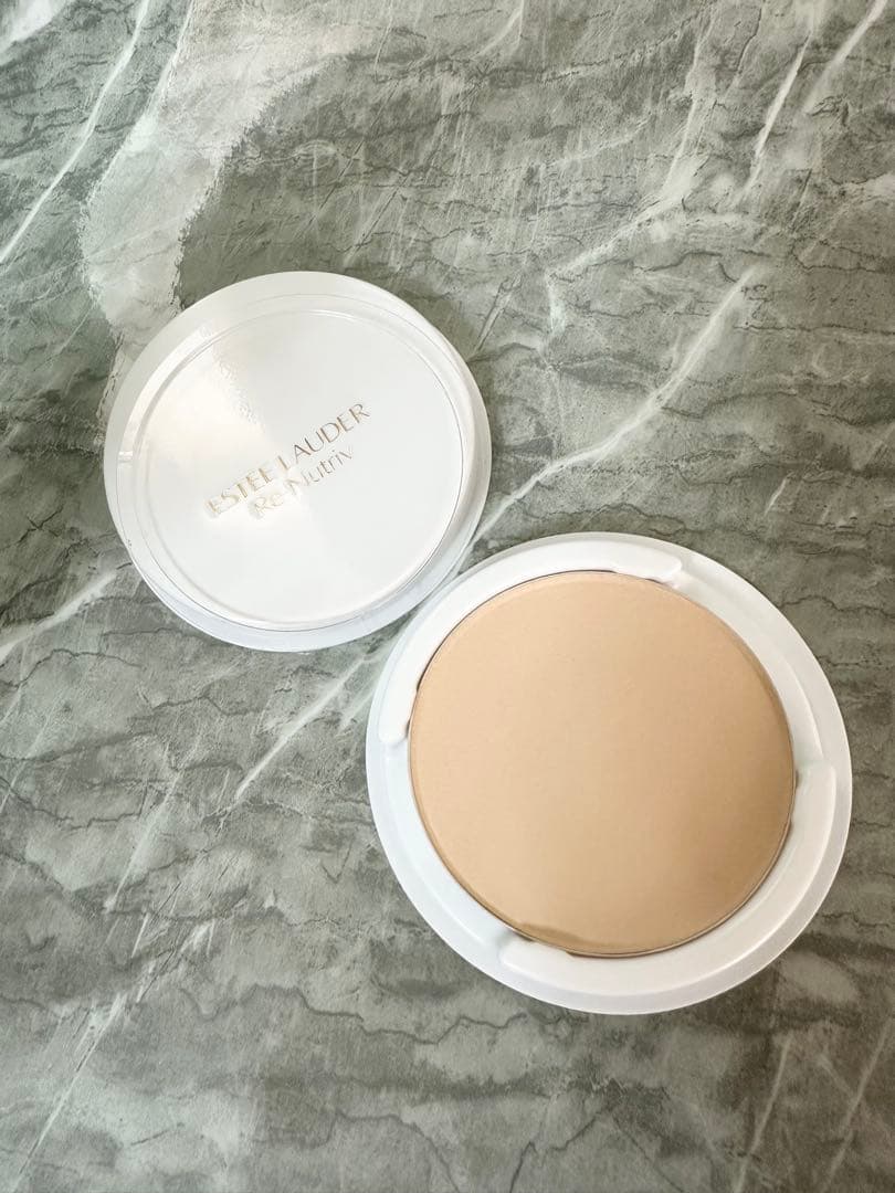 ESTEE LAUDER Re-Nutriv プレストパウダー