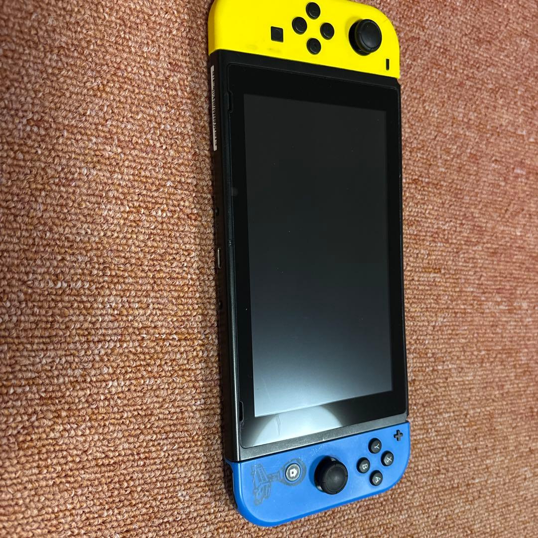 Nintendo Switch Fortnite Special set本体