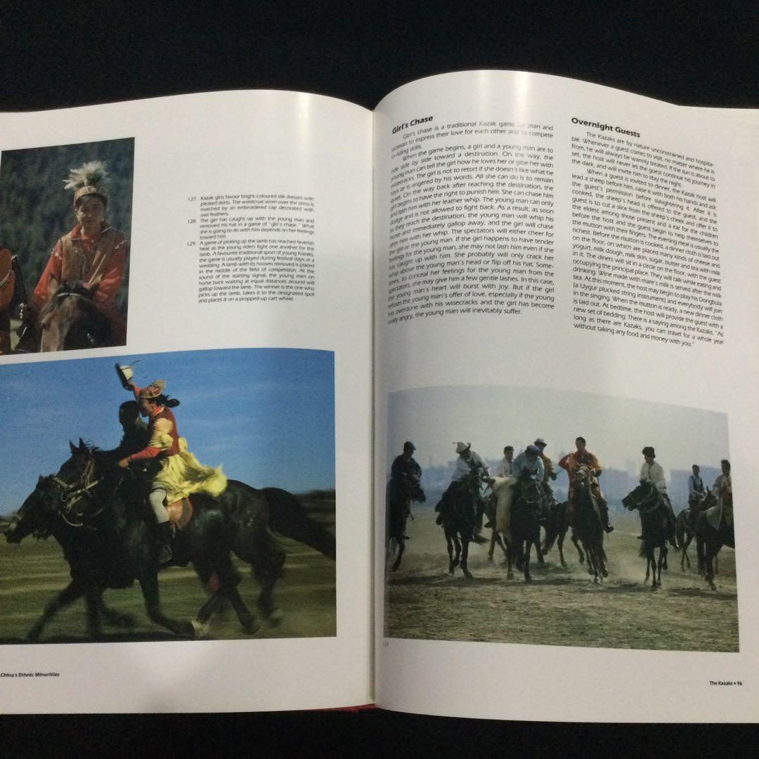 中国　少数民族　洋書　China 文化　民族衣装　ミャオ　ウイグル　モンゴル