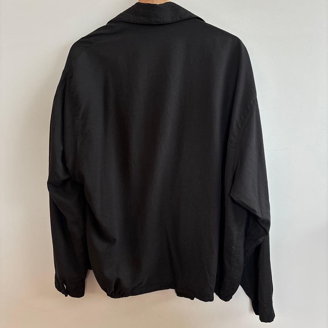 COMOLI シルク製品染ブルゾン