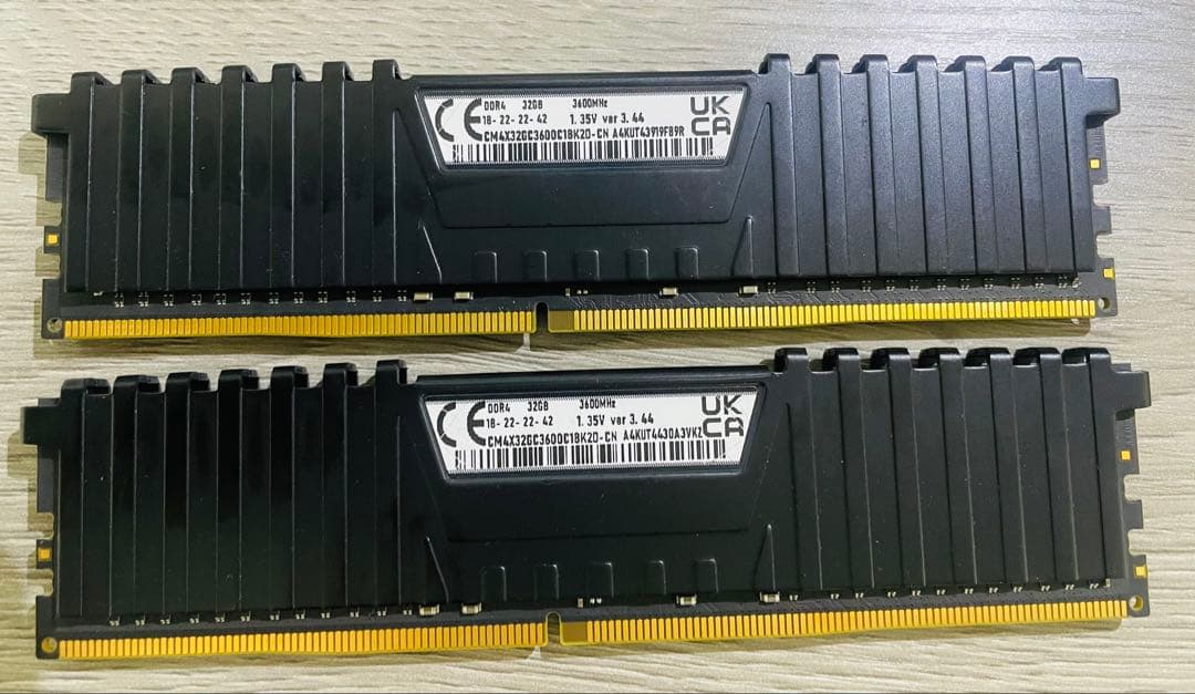 メモリー Corsair Vengeance LPX 64GB( 32x2)