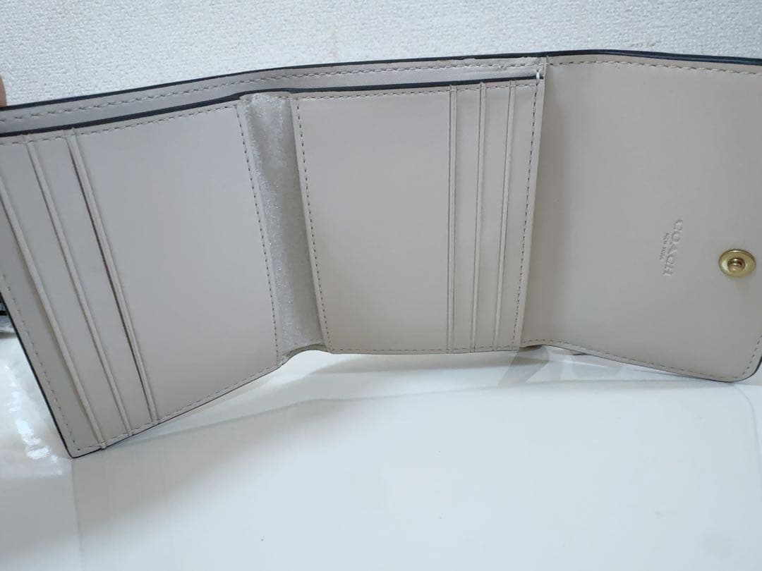 【新品・正規品】コーチ 三つ折り財布
