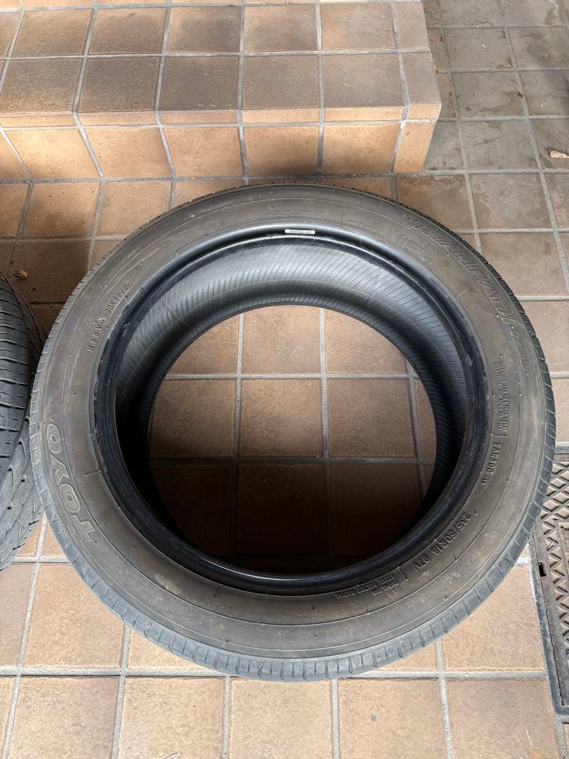 235/50R18 TOYOタイヤ　2本