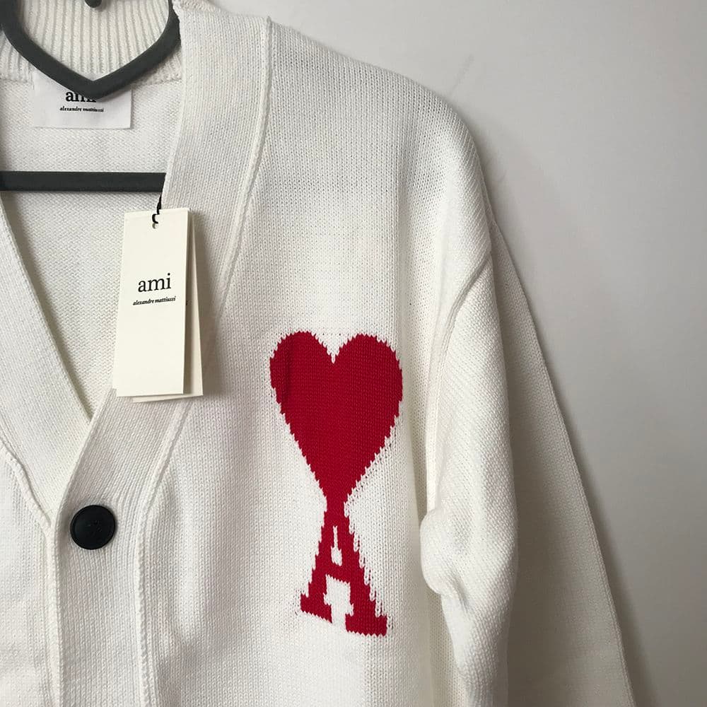 値下げ中！AMI PARIS ハート刺繍 ホワイトカーディガン