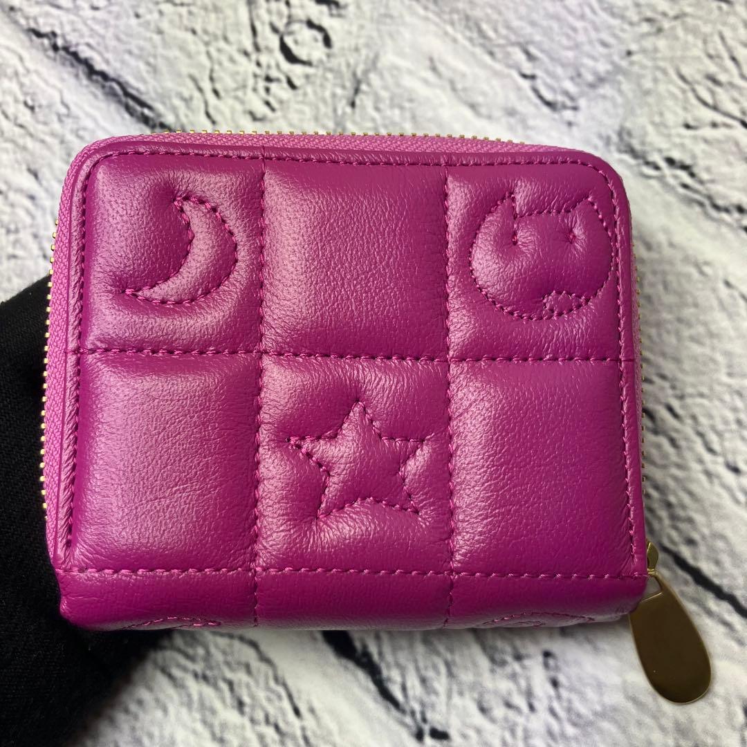 新品・未使用✨ツモリチサト ネコキルティング ラウンドファスナー 羊革 折り財布