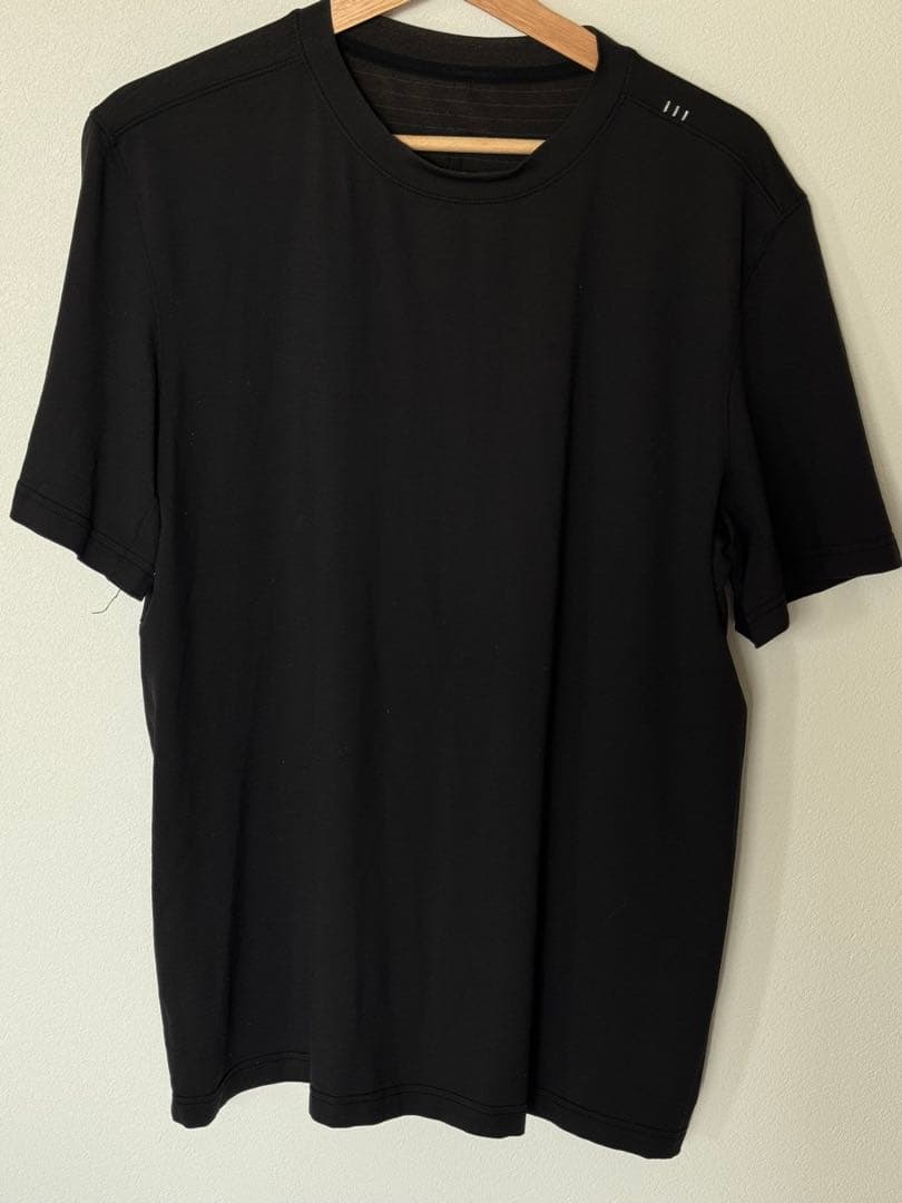 Lululemon Tシャツ オリーブ 黒 2枚セット
