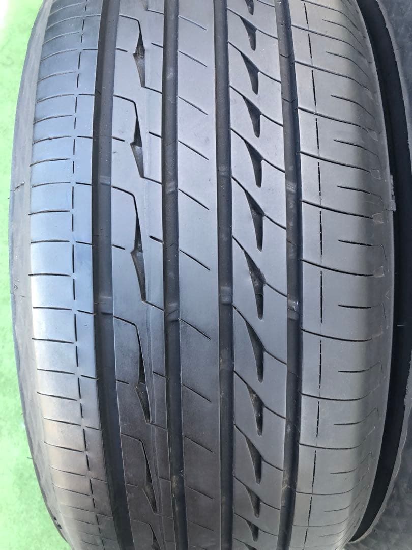 225/55 R17 BRIDGESTONE REGNO ラジアルタイヤ