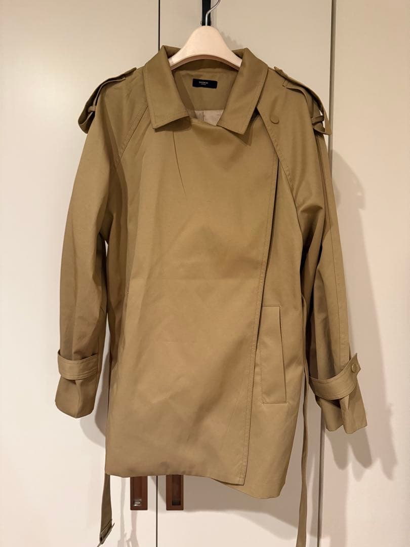 美品　ベースメント　ショートトレンチコート　ベージュ　UNIQLO ZARA