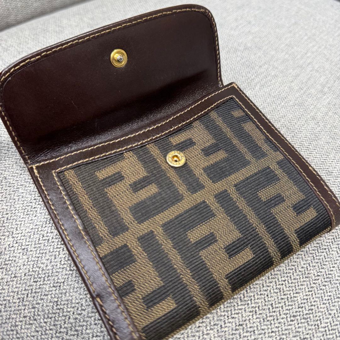 FENDI フェンディ FF ズッカ柄 Wホック 二つ折り財布