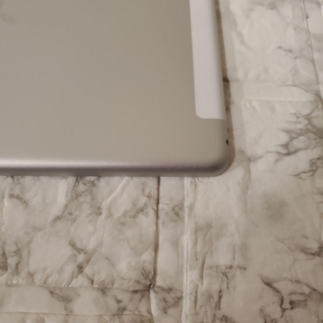 163 iPad 7世代 128GB SIMフリー シルバー