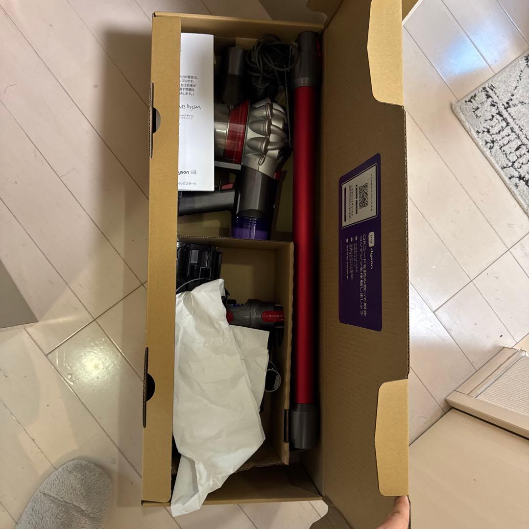 ほぼ未使用品-Dyson v8