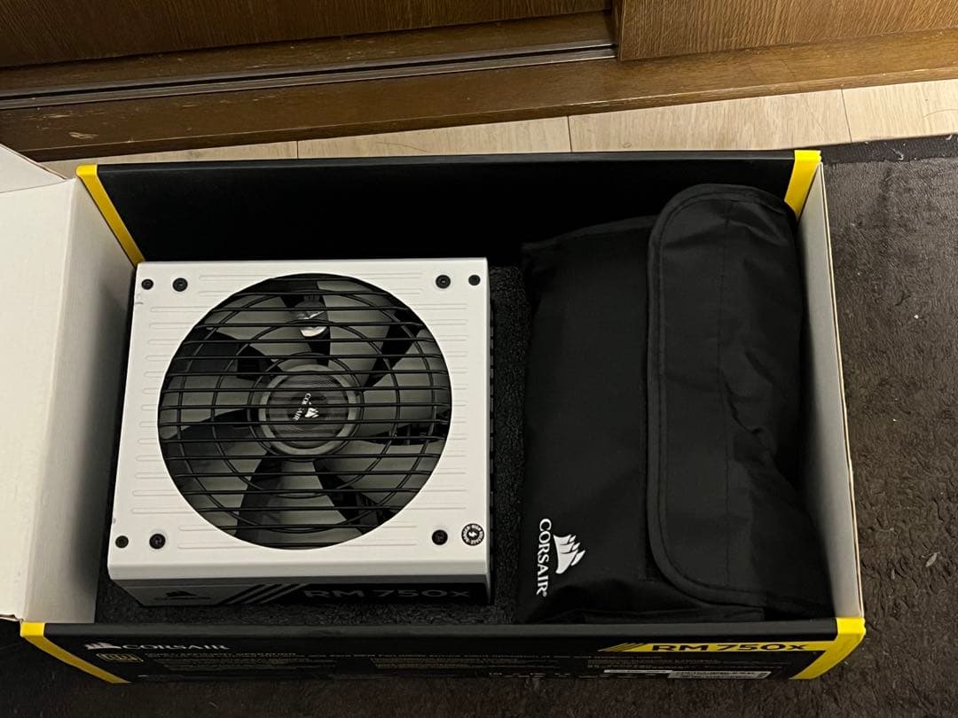 電源ユニット Corsair RM750x WHITE 750W 80PLUS GOLD