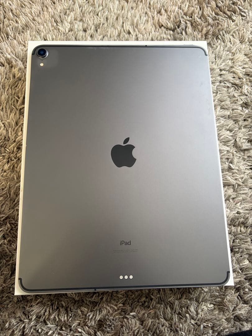 【完動品】iPad pro 12.9 第3世代Wi-Fi + Cellular