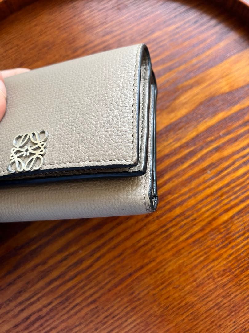 値下げ交渉OK。LOEWE ベージュ 二つ折り財布 保存袋付き