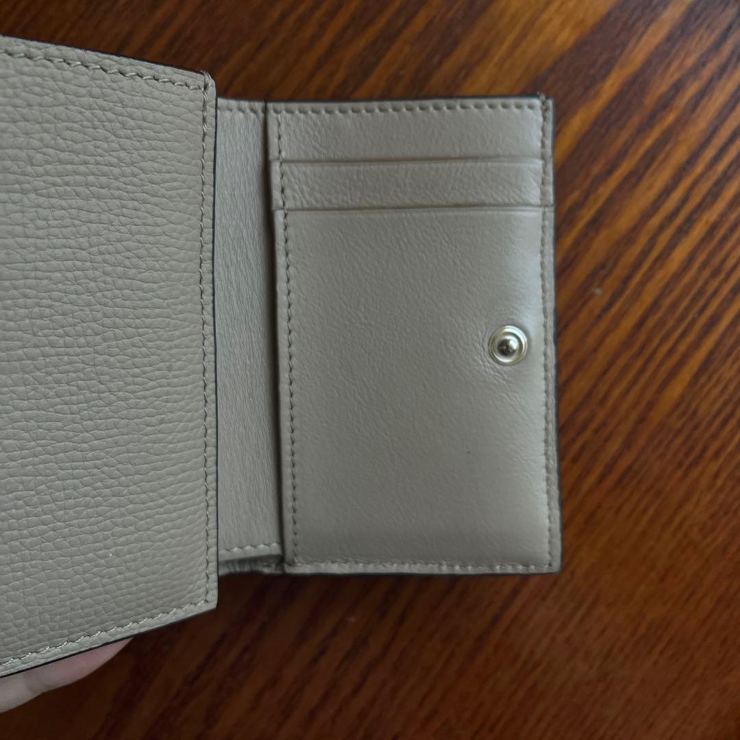値下げ交渉OK。LOEWE ベージュ 二つ折り財布 保存袋付き