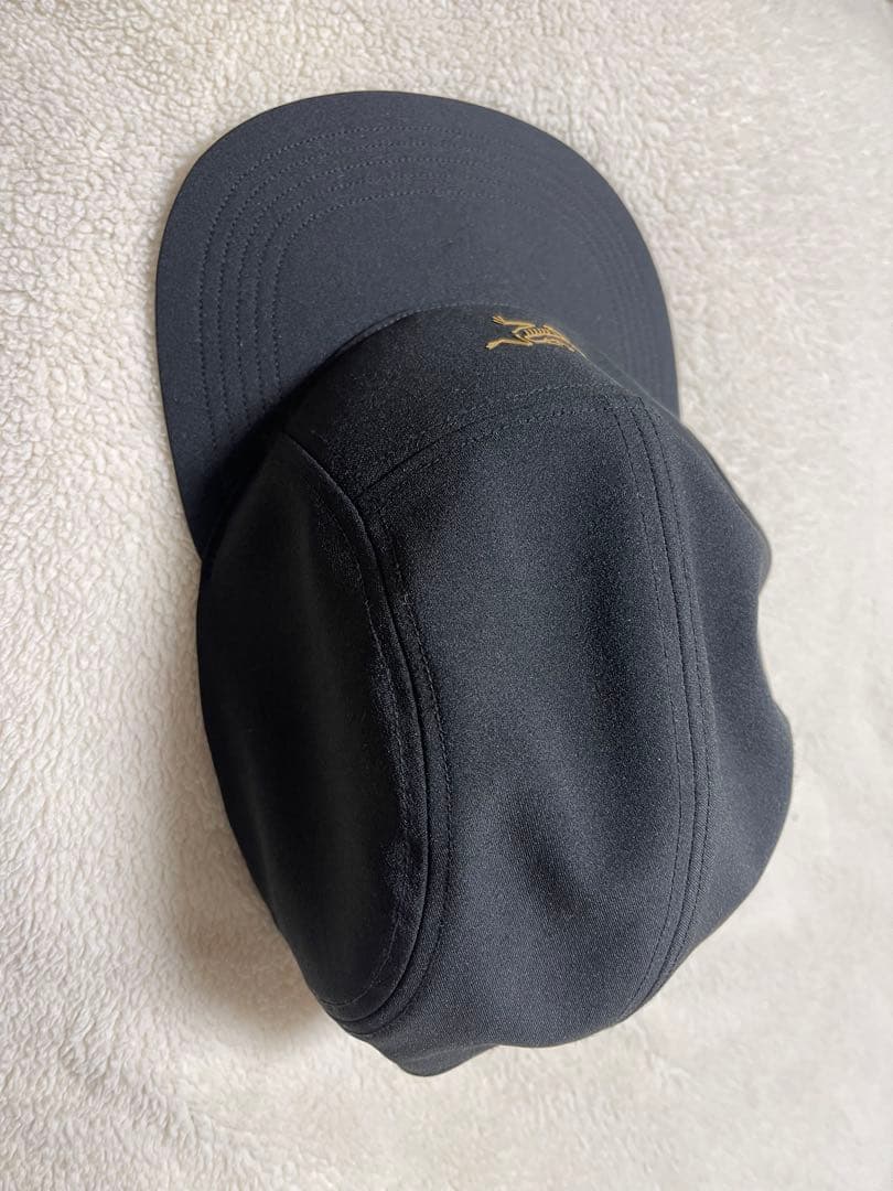 ARC’TERYX Calidum 5パネルキャップ ゴールドロゴ