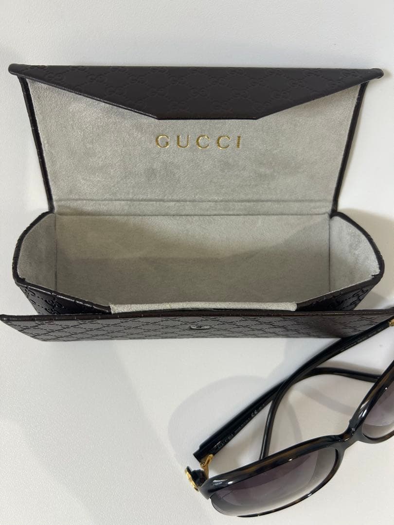 GUCCIラウンド型グラデーションレンズサングラス