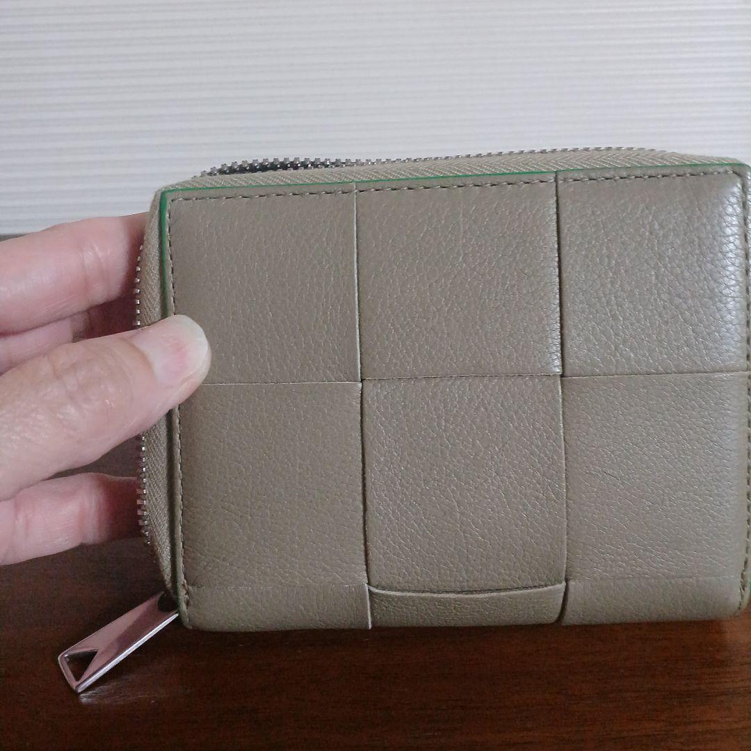 ボッテガヴェネタ　グレージュ レザー 二つ折り財布