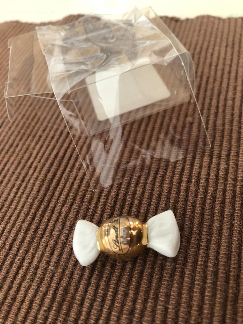 リンツ　リンドール フェーヴ　金色