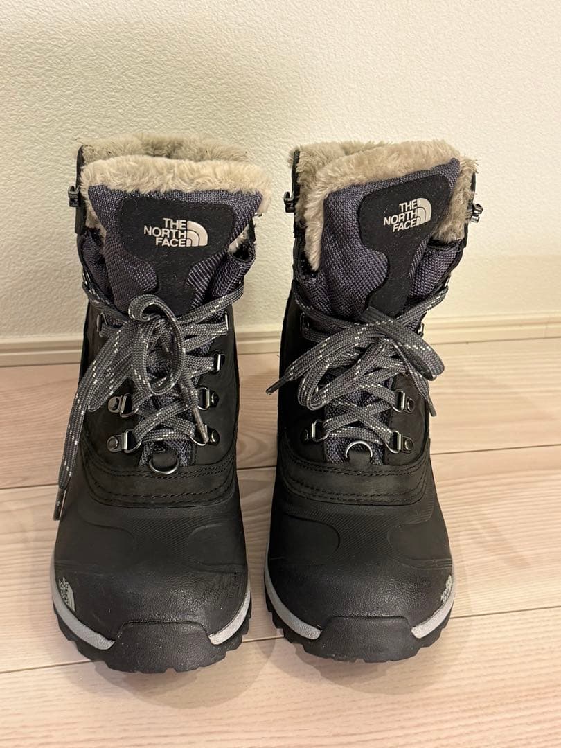 人気モデルThe North Face ファー付き防水スノーブーツ23.5