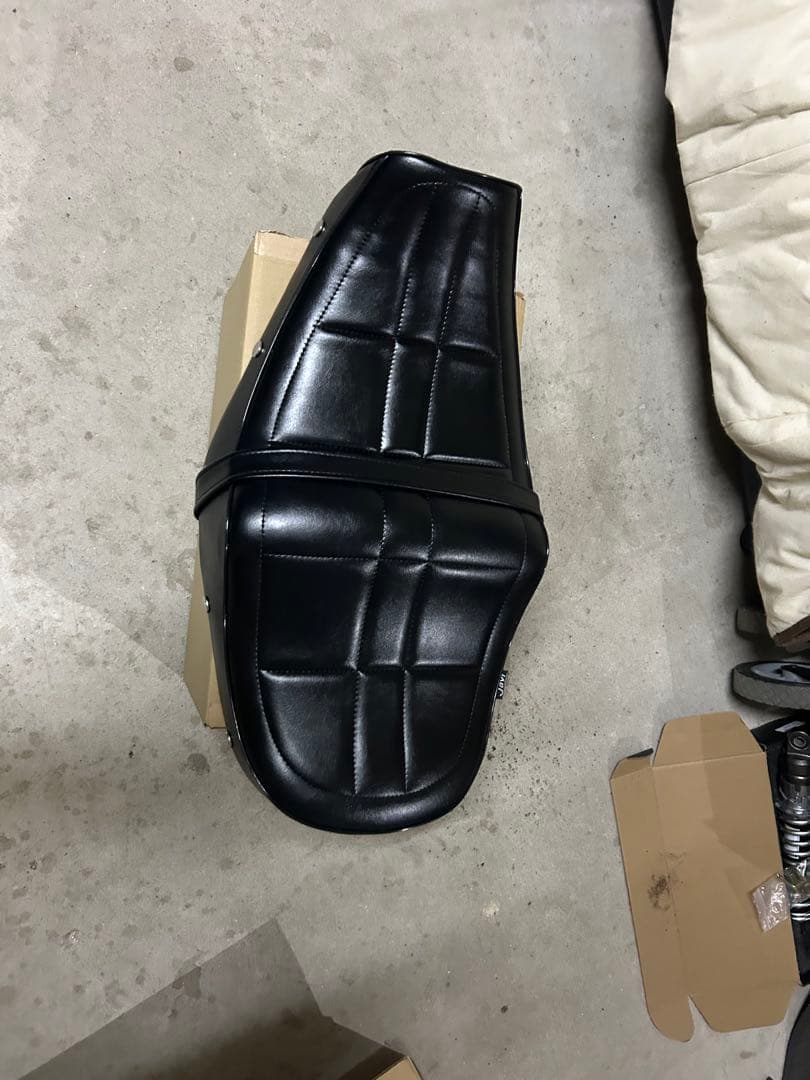 KAWASAKI 美品パッド入り ブラックシート　z650RS