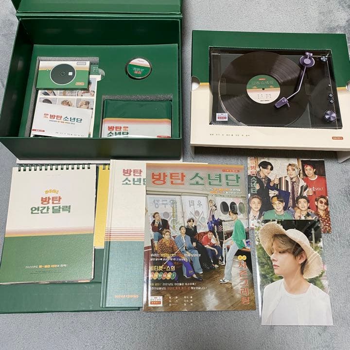 BTS 2021 SEASON'S GREETINGS テテ テヒョン