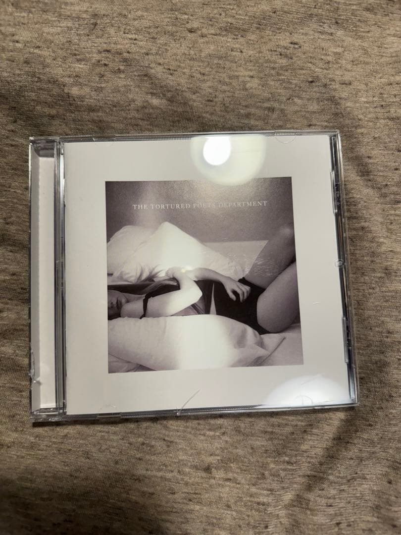 Taylor Swift TTPD サイン入りハート付きCD