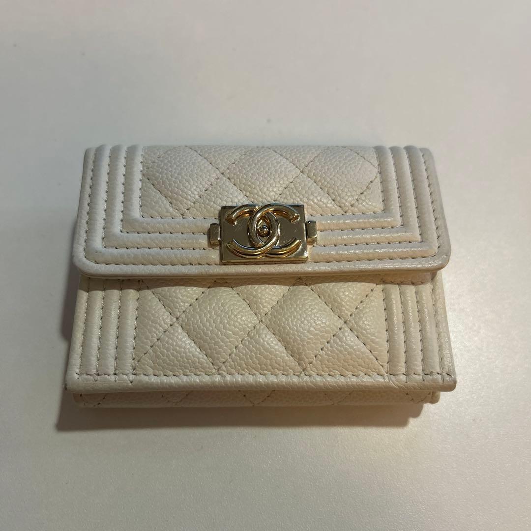 CHANEL 三つ折り財布 ホワイト キルティング