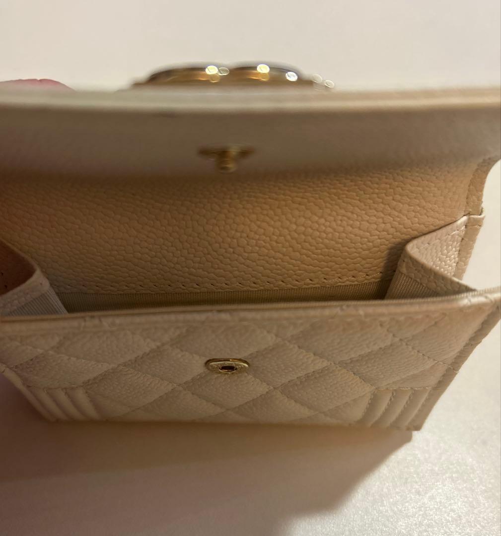 CHANEL 三つ折り財布 ホワイト キルティング