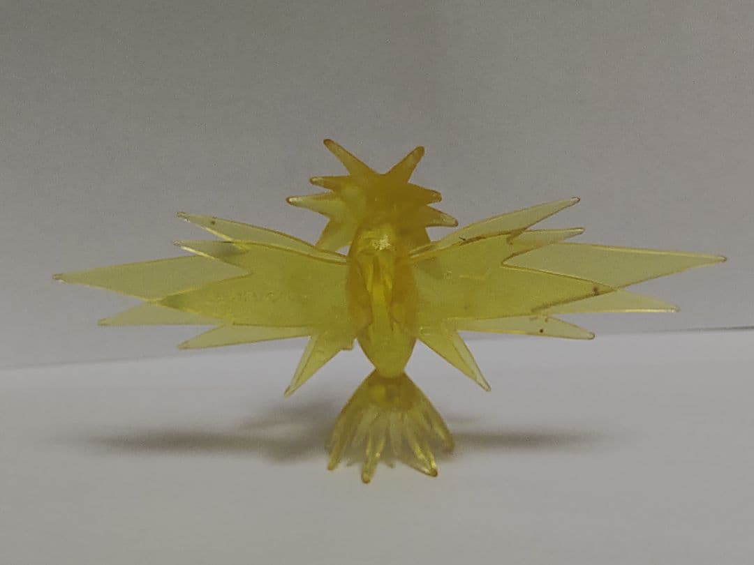 ポケモン　サンダー　フィギュア