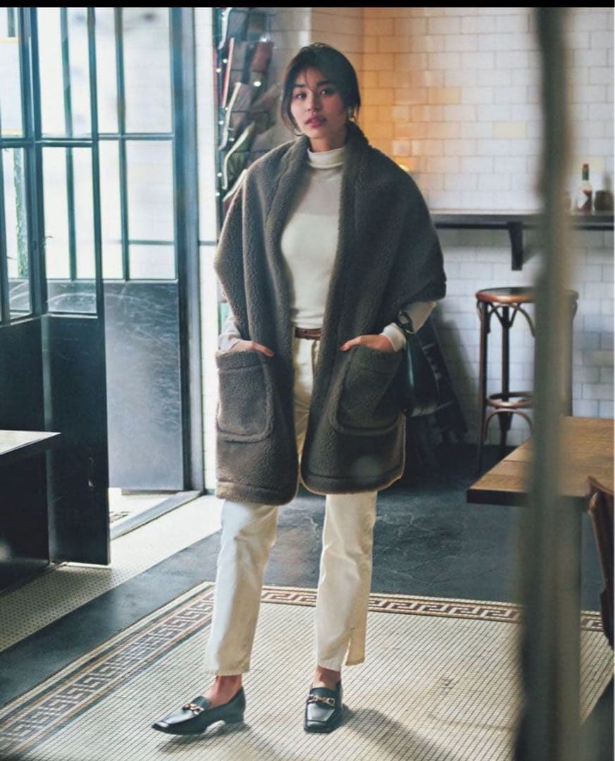 【美品】ハウントボアストールロング　ブラック