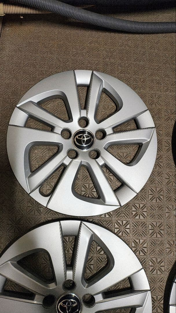 トヨタ 15インチ ホイール 4枚セット　50プリウス 前期