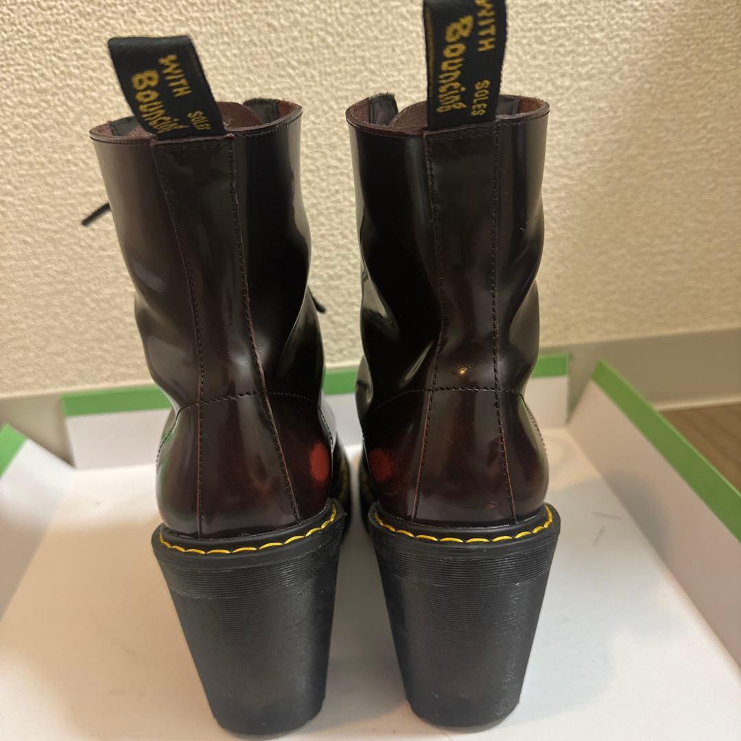 Dr. Martens ダークブラウン 厚底ヒールブーツ