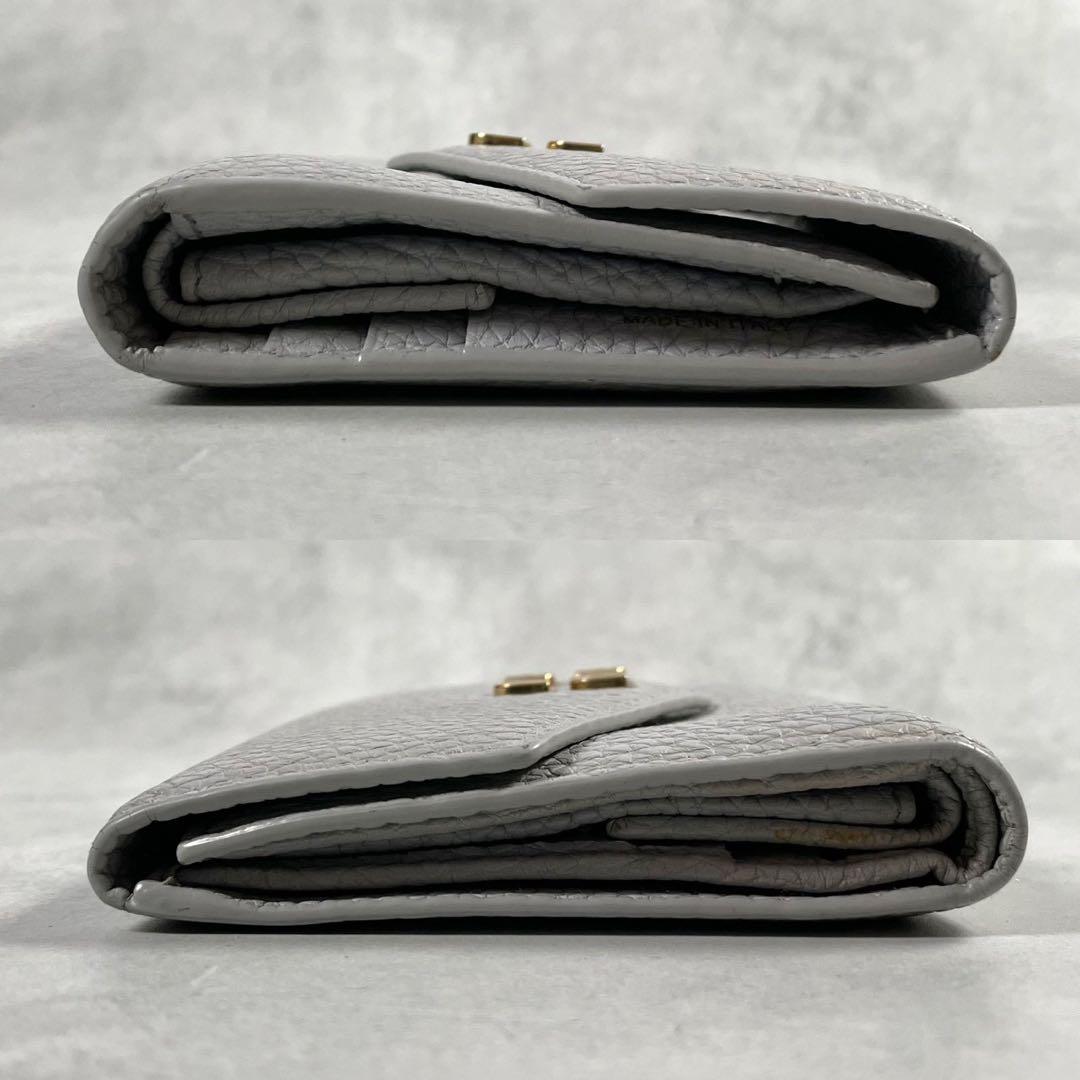 【美品 付属品完備】ミュウミュウ 三つ折り 財布 ロゴ 金具 シボ レザー