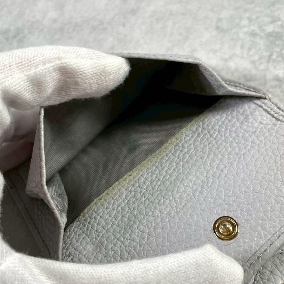 【美品 付属品完備】ミュウミュウ 三つ折り 財布 ロゴ 金具 シボ レザー