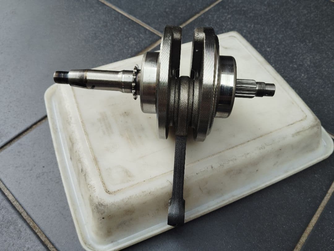 ホンダ　NSF100 クランクシャフト
