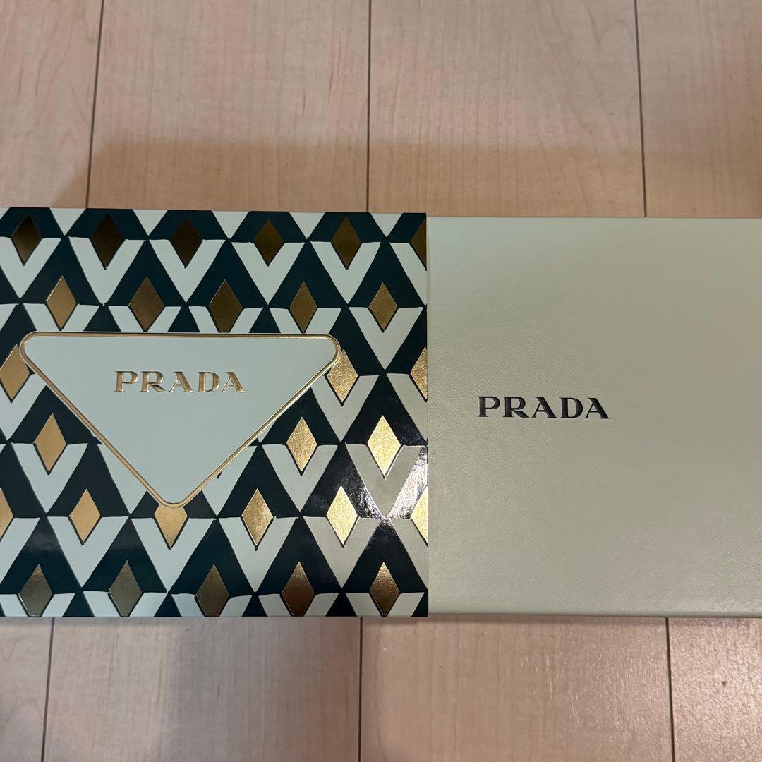 PRADA PARADOXE 香水セット 50ml ハンドクリーム　箱付き