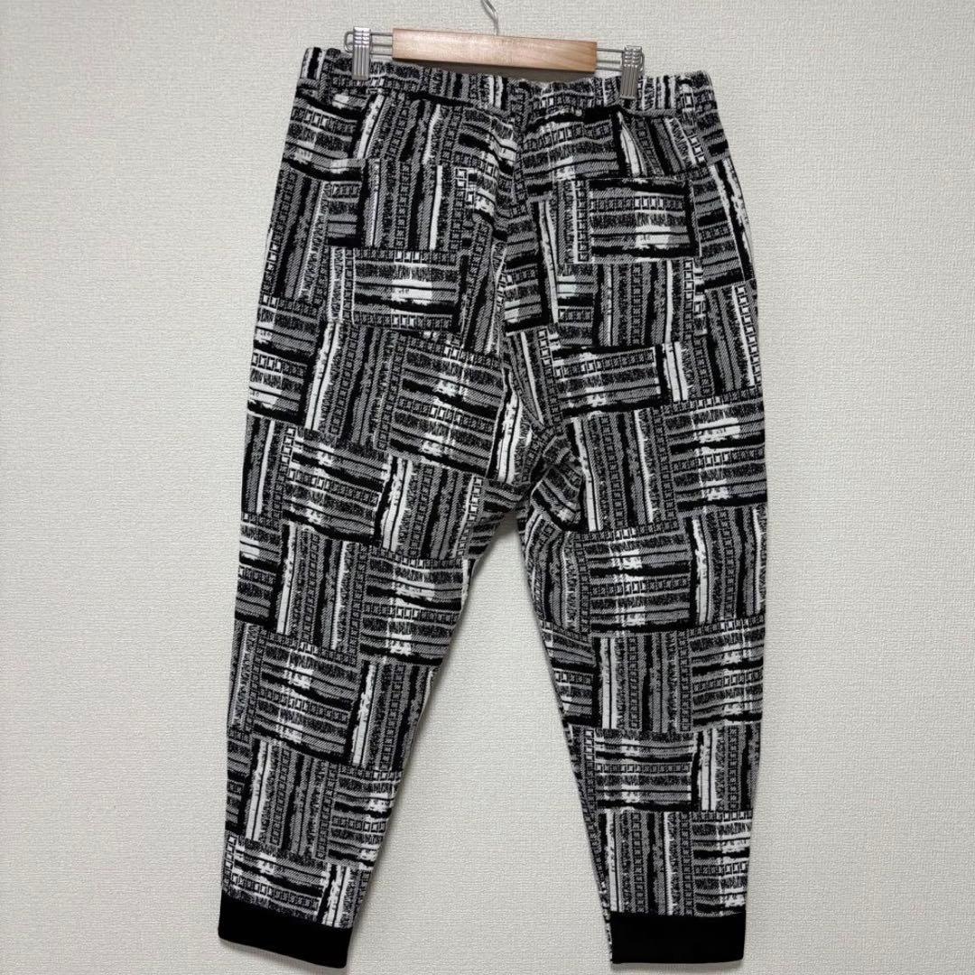 【大人気★完売商品】カンビオ テーパードパンツ アンクル 総柄 白黒 L