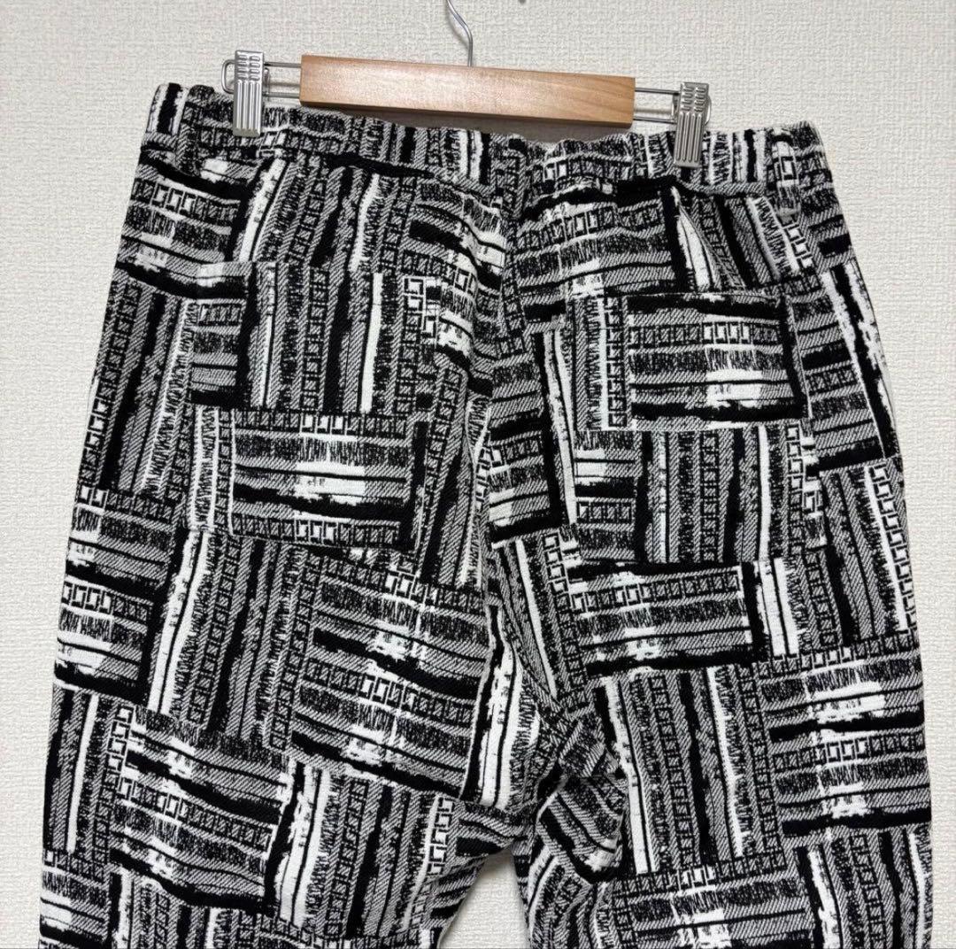 【大人気★完売商品】カンビオ テーパードパンツ アンクル 総柄 白黒 L