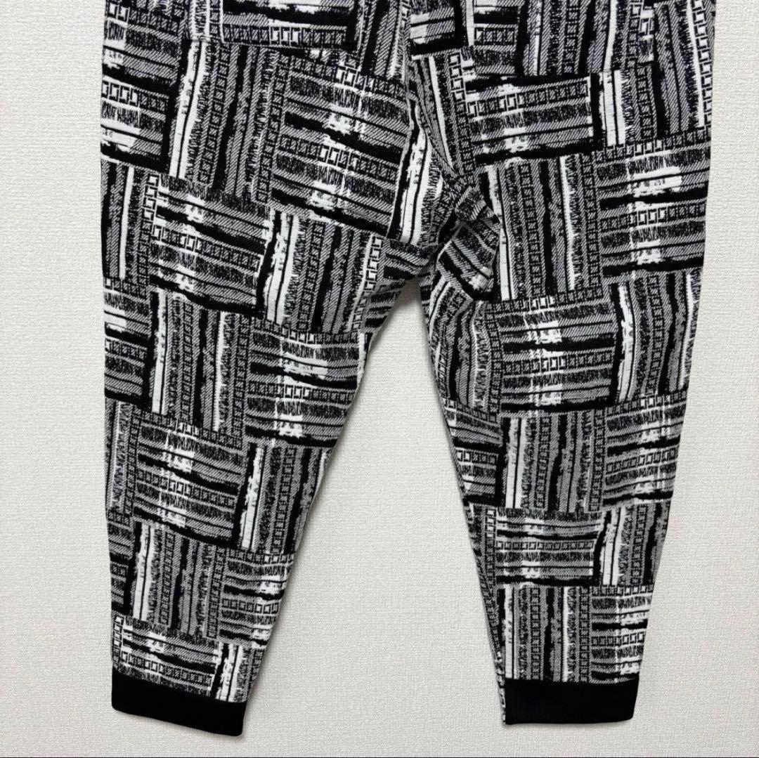 【大人気★完売商品】カンビオ テーパードパンツ アンクル 総柄 白黒 L