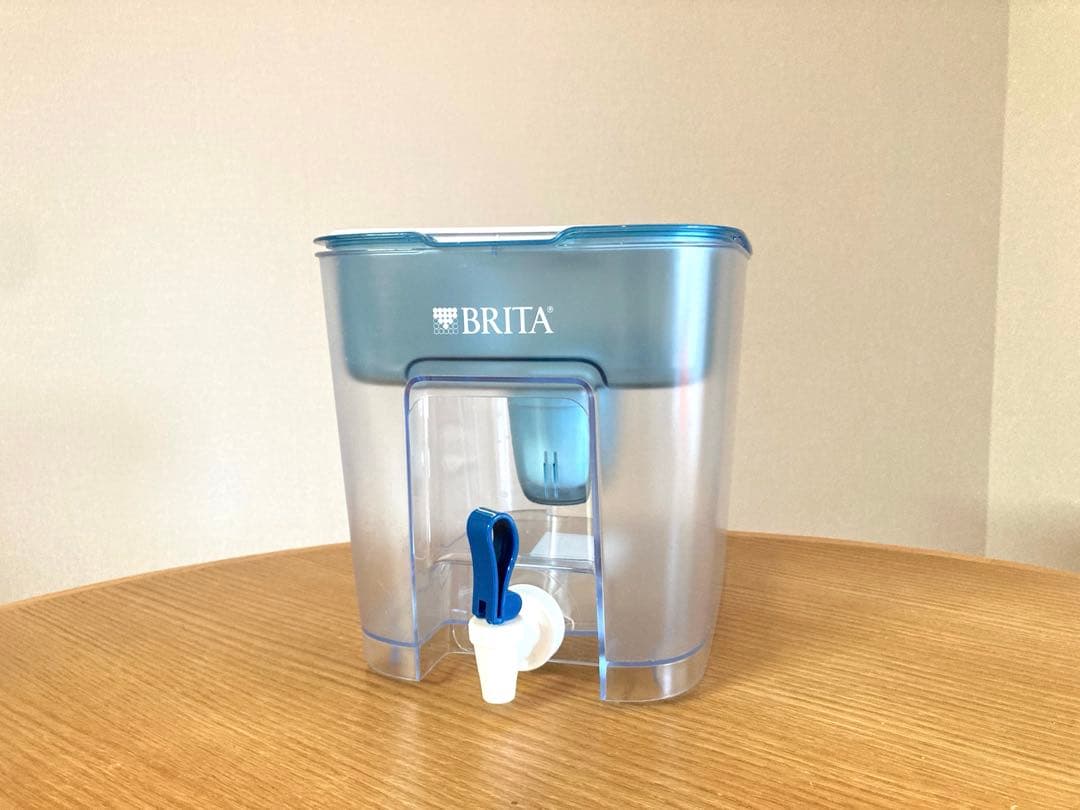 BRITA タンク型浄水器（カートリッジ3つセット/箱無し）