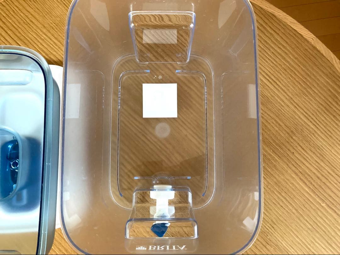 BRITA タンク型浄水器（カートリッジ3つセット/箱無し）