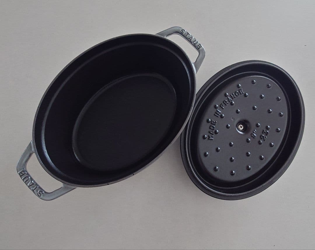 ストウブ（STAUB） ピコ・ココット オーバル 23cm グレー