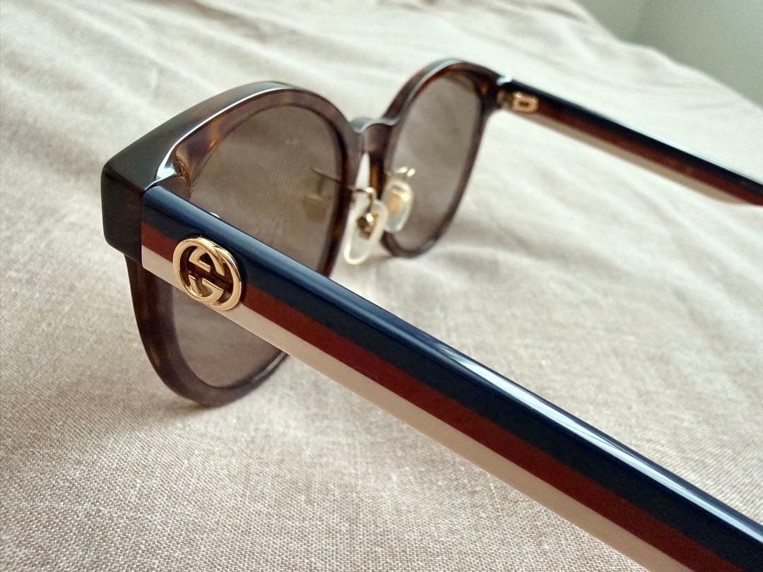 GUCCI (グッチ) サングラス GG0416SK