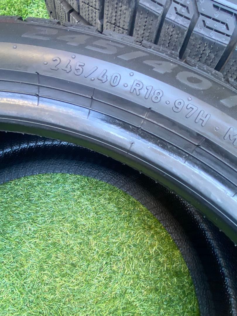 走行300㌔弱！ピレリ アイスゼロアシンメトリコ 245/40R18
