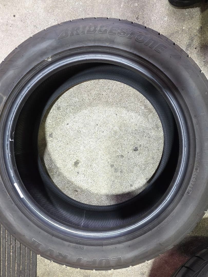235/50R18ブリジストンルフト　25年式