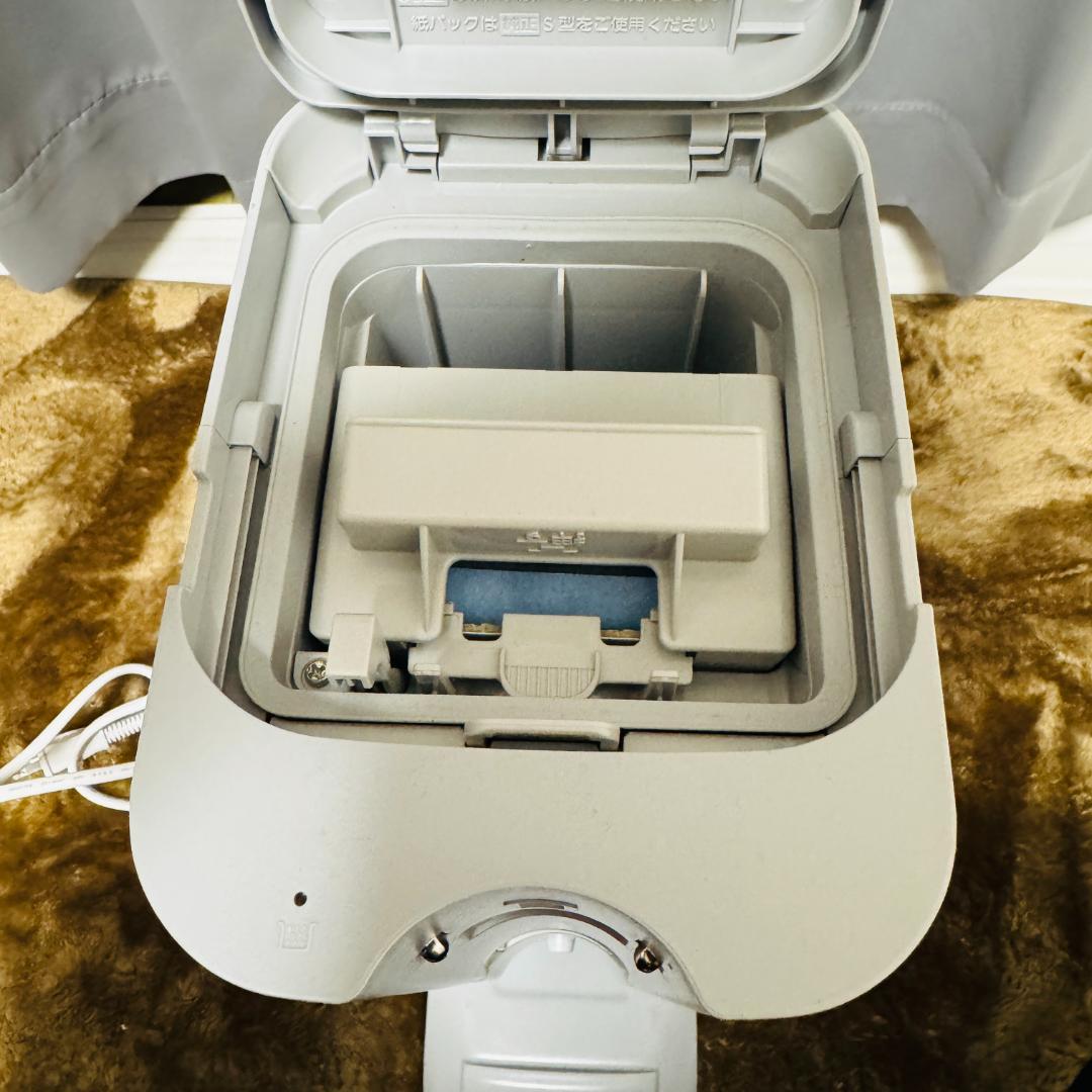 Panasonic パナソニック コードレス掃除機　MC-NS70F　紙パック付