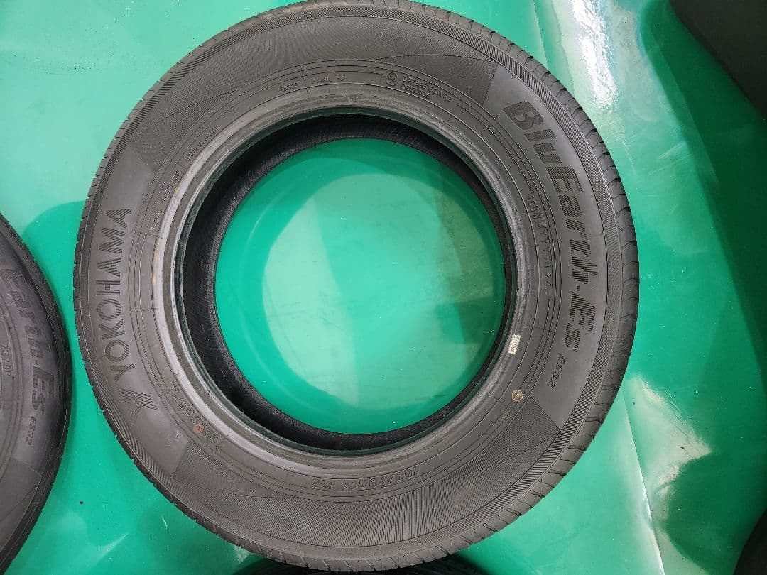 送料込☆2024年製 ヨコハマ タイヤ 165/70R14☆4本