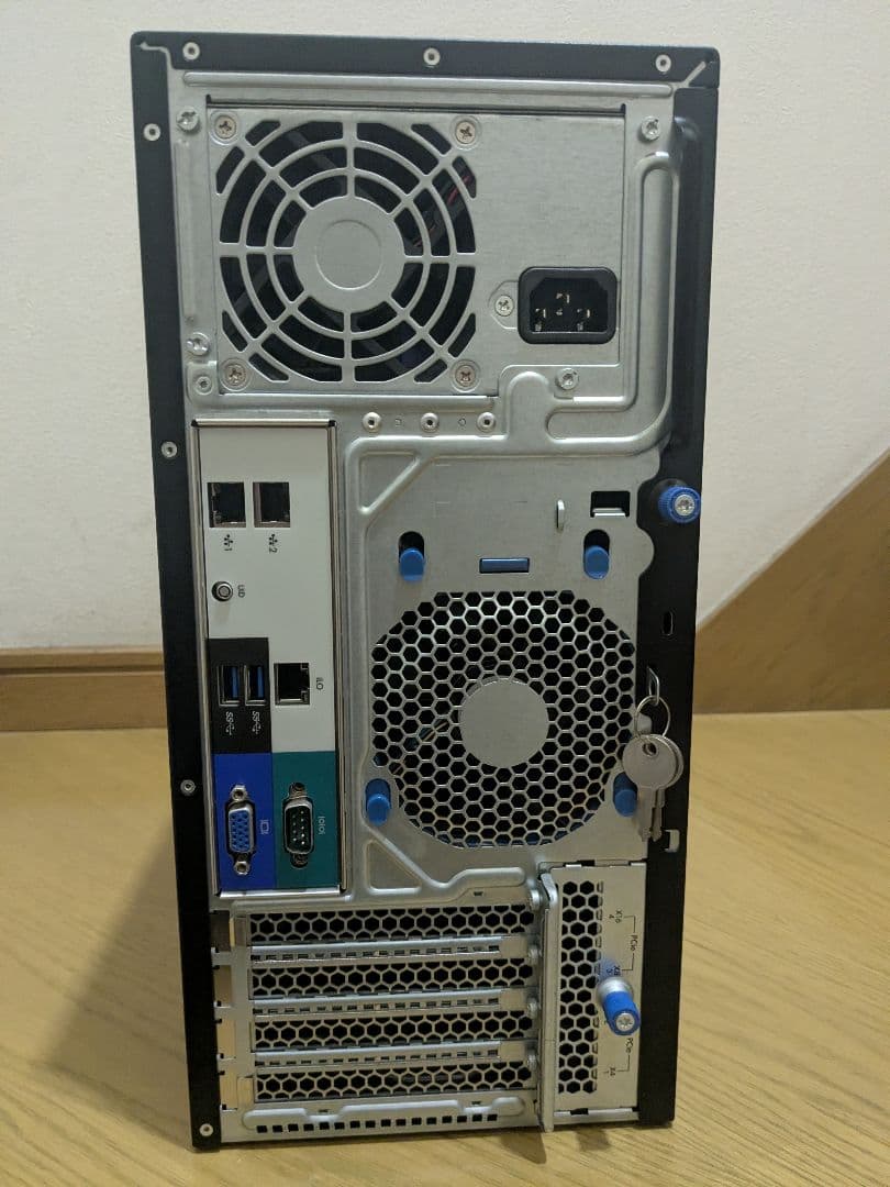 デスクトップPC　4世代Xeon+16GBメモリ