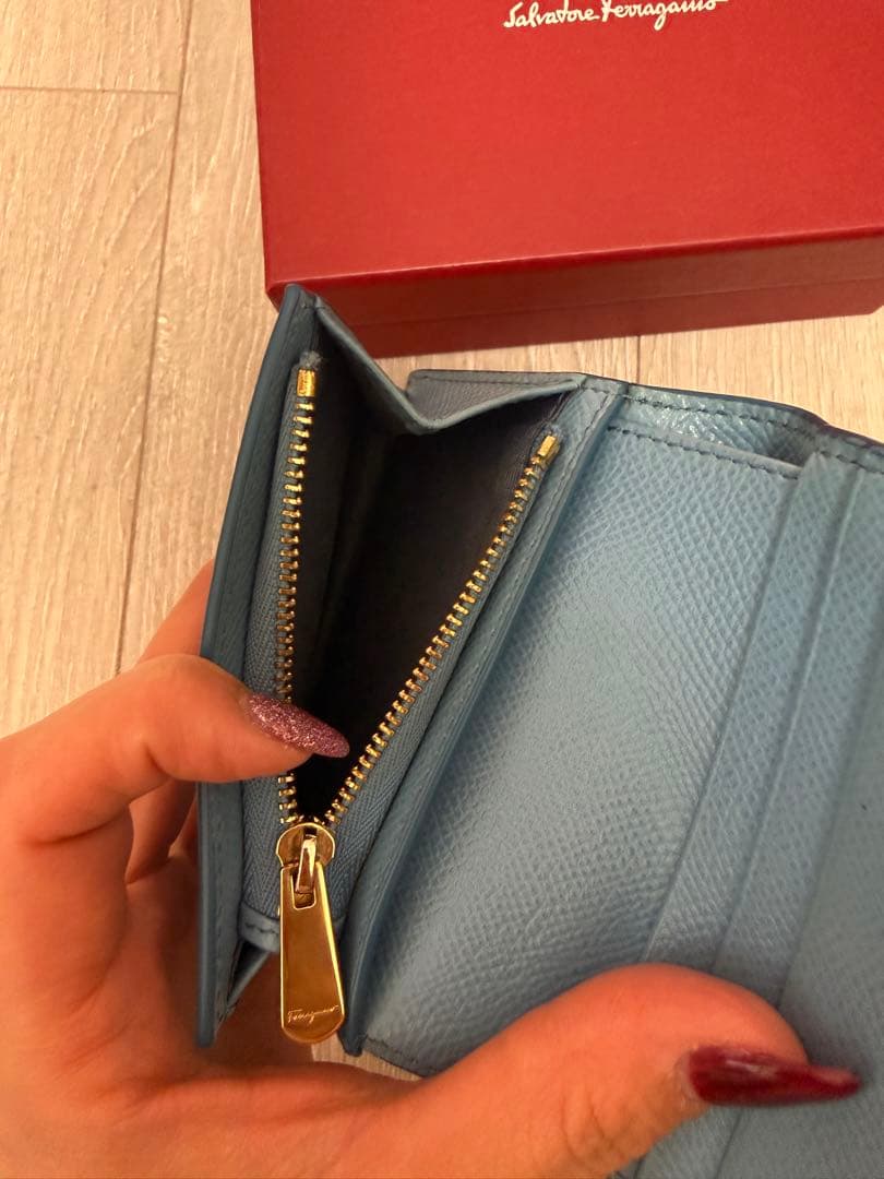 Salvatore Ferragamo 二つ折り財布 ライトブルー